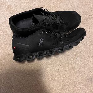 On Cloud Cloudstratus Mens Swiss Engineering Black Running Shoes Sneakers Sz 11M